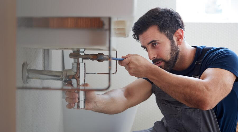 Expert burst pipe repair services in Oskaloosa, IA